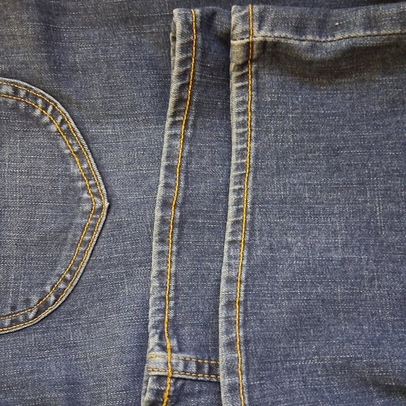 NWOT Lee Regular Fit mid rise capri, Sz 26W - Picture 3 of 4